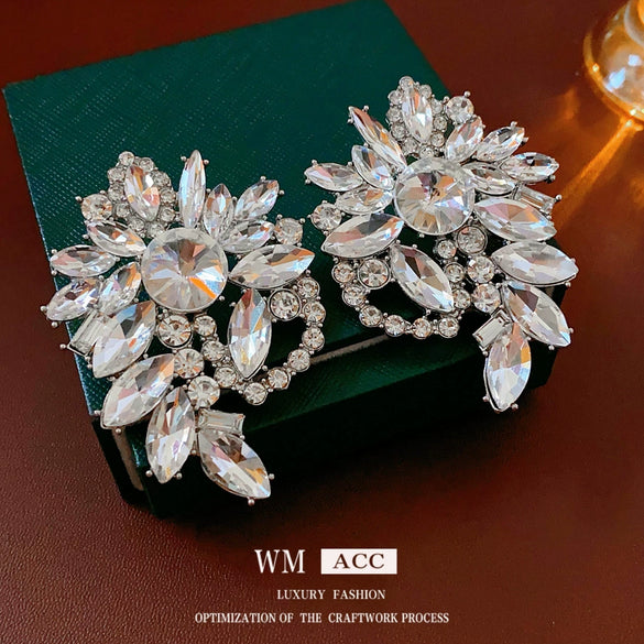 Alloy Heart Geometric Diamond Stud Earrings For Women Light Luxury Minimalist Exaggerated Highend Niche