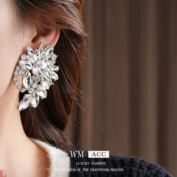 Alloy Heart Geometric Diamond Stud Earrings For Women Light Luxury Minimalist Exaggerated Highend Niche