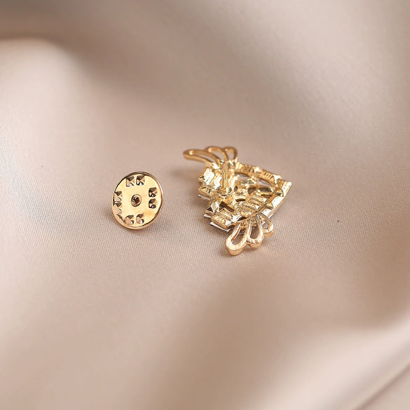 Alloy Heart Shape Electroplated Women's Brooch Clothing Accessories