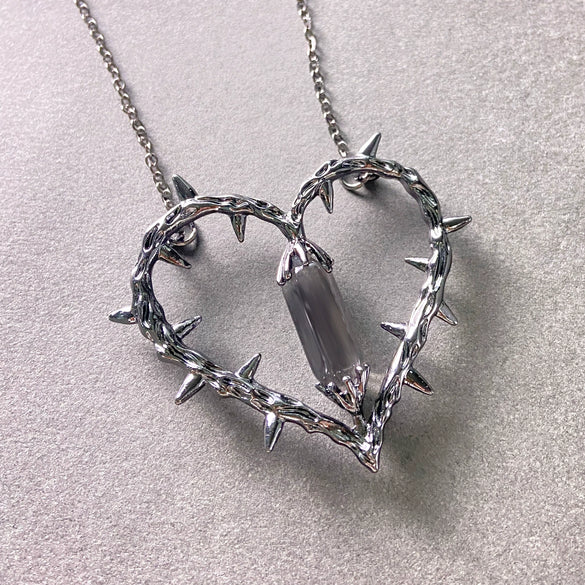 Alloy Heart Shape Pendant Crystal Clavicle Chain With Electroplating For Men And Women Retro Dark Anime Witch Thorn Style