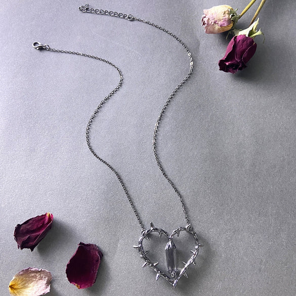 Alloy Heart Shape Pendant Crystal Clavicle Chain With Electroplating For Men And Women Retro Dark Anime Witch Thorn Style