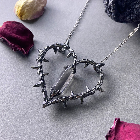 Alloy Heart Shape Pendant Crystal Clavicle Chain With Electroplating For Men And Women Retro Dark Anime Witch Thorn Style