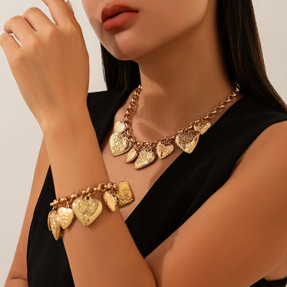 Alloy Heartshaped Pendant Clavicle Chain Necklace With Exaggerated Style And Electroplating Treatment