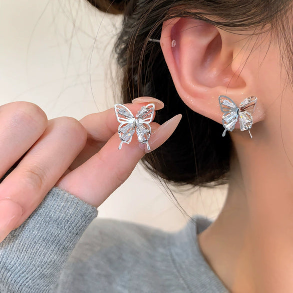 Alloy Hollow Insect Shaped Electroplated Women's Light Luxury Animal Style Earrings