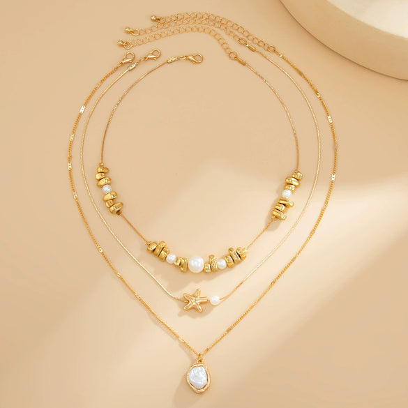 Alloy Imitation Pearl Beaded Niche Style Animal And Geometric Pattern Electroplated Starfish Clavicle Necklace For Women