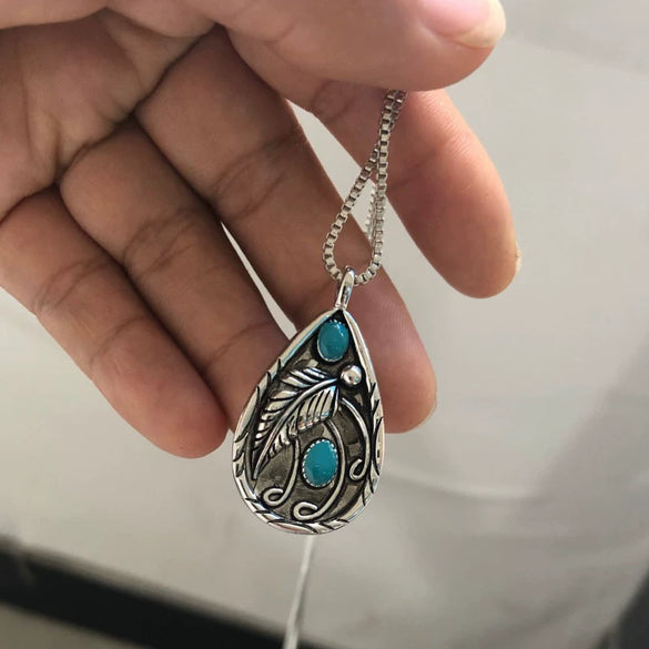 Alloy Inlaid Turquoise Retro Dyed Black Feather Pendant Electroplated Engagement Necklace