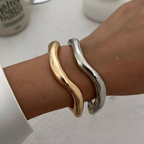 Alloy Irregular Wave Shaped Opening Bracelet Electroplated Jewelry For Ladies