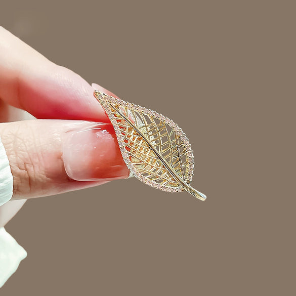 Alloy Leaf Brooch Electroplated Natural Fashionable Simple Pin For Men And Women