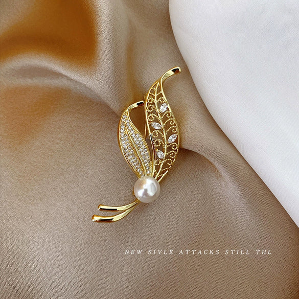 Alloy Leaf Brooch With Pearl Rhinestone Flower Design For Women's Suits Electroplated