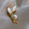 Alloy Leaf Pearl Women's Brooch Electroplating Design Natural Style For Autumn And Winter Coat Accessories