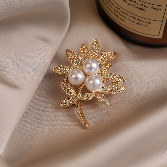 Alloy Leaf Rhinestone Brooch Electroplating Minimalist Women's Jewelry