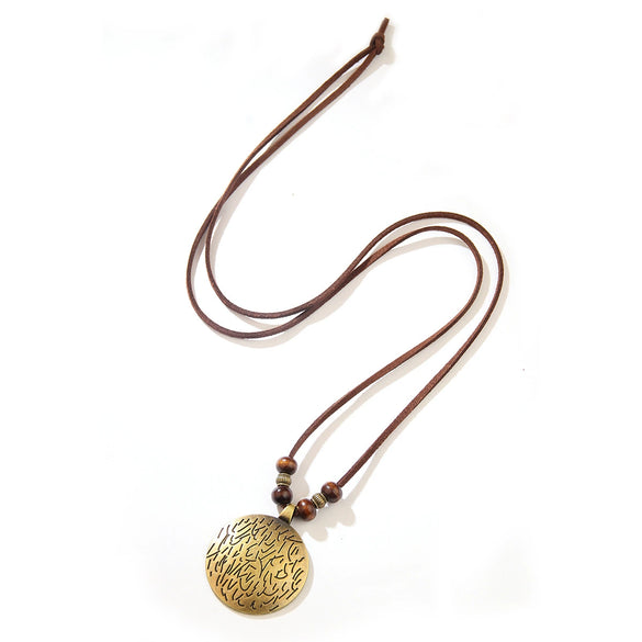 Alloy Leather Jewelry Retro Geometric Round Pendant Necklace With Cowhide Rope And Electroplating Design