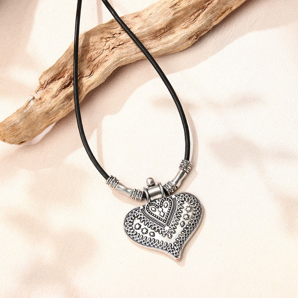 Alloy Love Drop Diamond Pendant Cowhide Rope Choker Heartshaped Necklace Retro Style Carved Electroplating Geometric