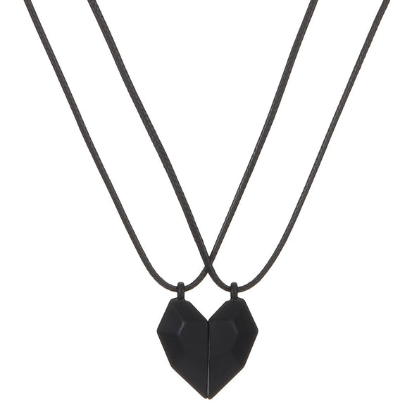 Alloy Magnetic Love Splicing Clavicle Chain Couple Necklace With Heart Pattern And Electroplating Treatment
