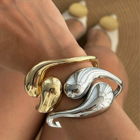 Alloy Metal Smooth Water Drop Hug Bracelet With Geometric Style And Electroplating Process For Women