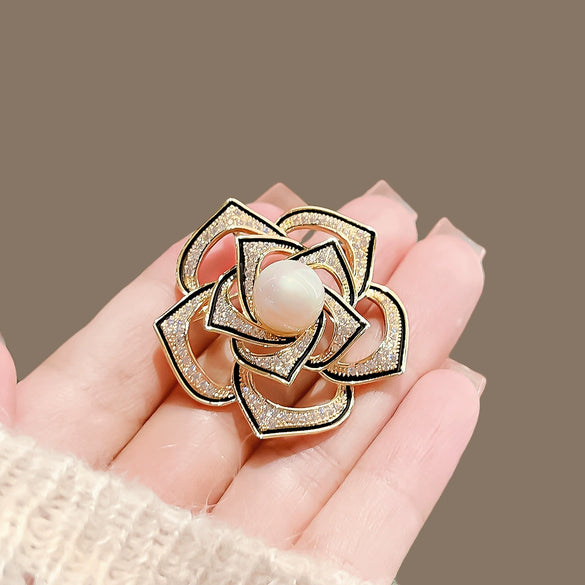Alloy Natural Flower Hollow Design Electroplated Women's Camellia Brooch