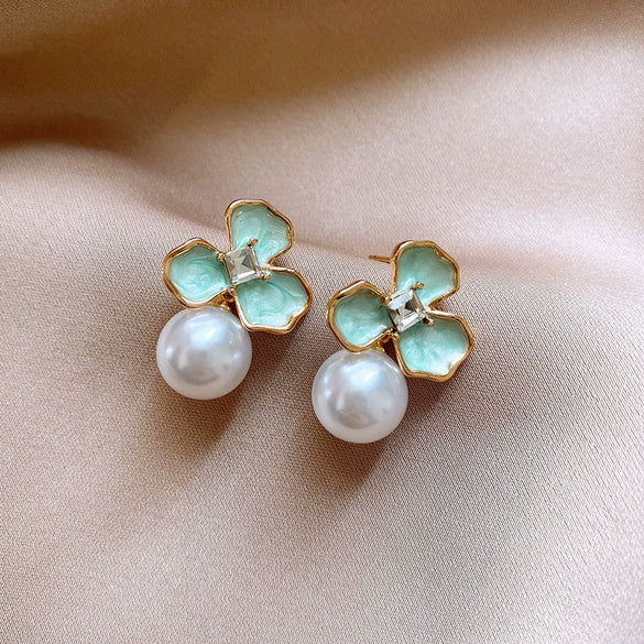 Alloy Oildrip Pearl Butterfly Flower Earrings For Women Light Luxury Style