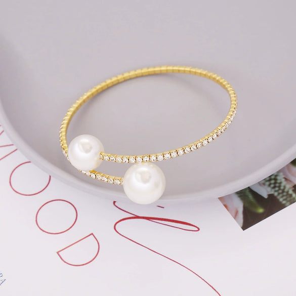 Alloy Pearl And Rhinestone Elastic Women's Bracelet With Circle Pattern And Electroplating