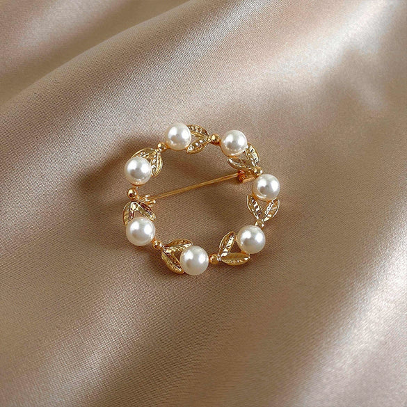 Alloy Pearl Circle Flower Style Electroplating Women's Brooch And Silk Scarf Buckle Accessories