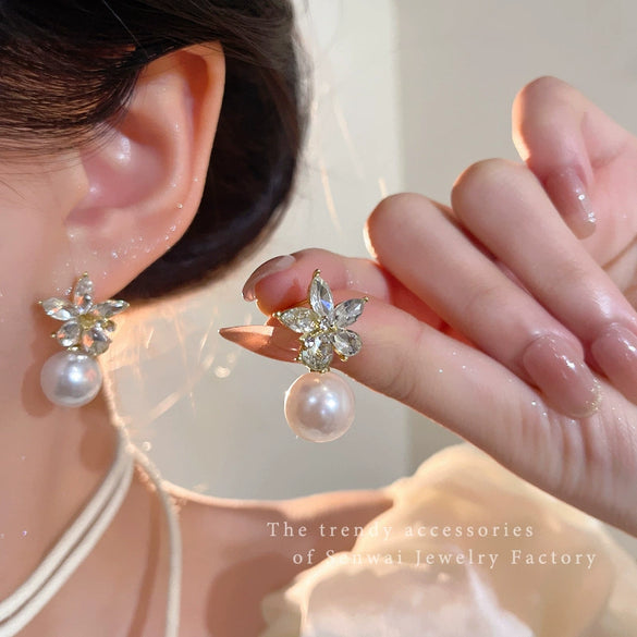 Alloy Pearl Flower Electroplated Women's Earrings