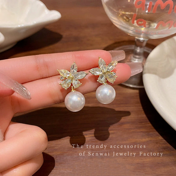 Alloy Pearl Flower Electroplated Women's Earrings