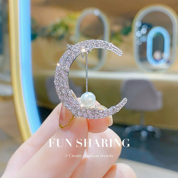 Alloy Pearl Flower Moon Brooch For Women With Electroplating