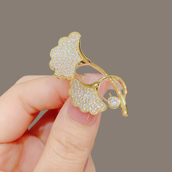 Alloy Pearl Ginkgo Leaf Brooch Electroplated Women's Natural Style Suit Coat Pin Accessories