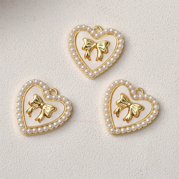 Alloy Pearl Heart Bow Pendant Jewelry Accessories With Electroplating