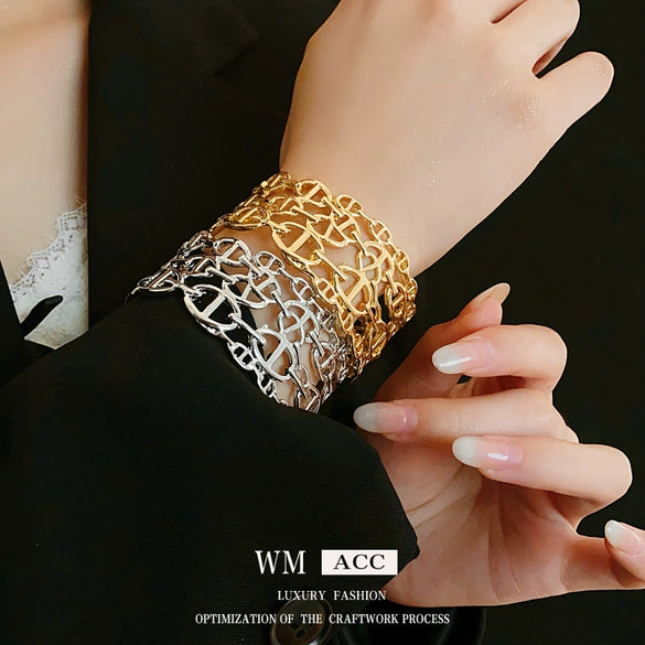 Alloy Pig Nose Cut Out Open Bracelet Cold Style Electroplating Hand Jewelry For Women