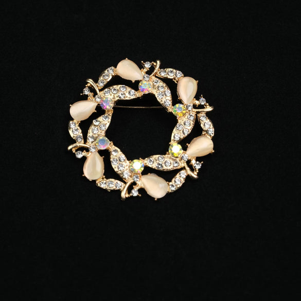 Alloy Retro Cat's Eye Stone Diamond Light Luxury Brooch With Geometric And Heart Shapes Electroplated