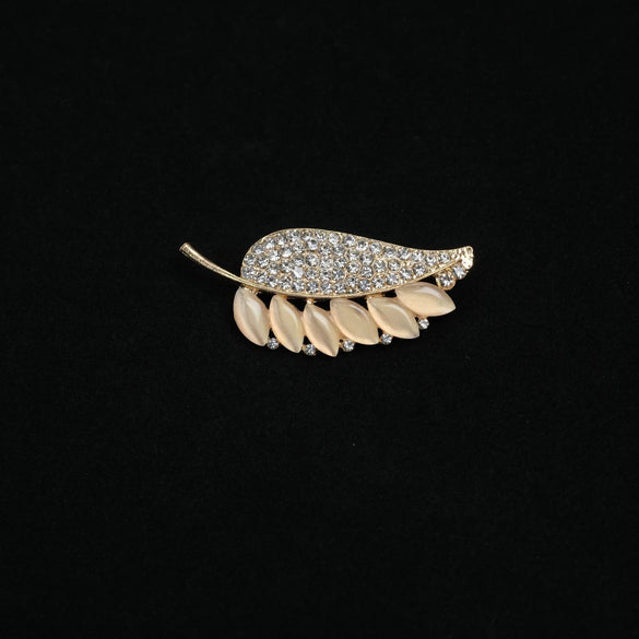 Alloy Rhinestone Leaf Brooch With Electroplating Fashionable Plants Flowers Style For Women And Unisex