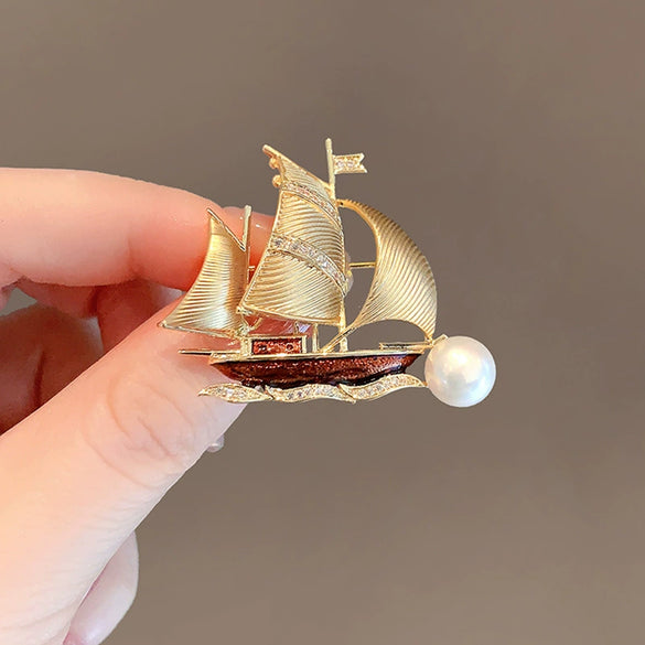 Alloy Sailboat Brooch Minimalist Style Electroplated Ladies Accessories