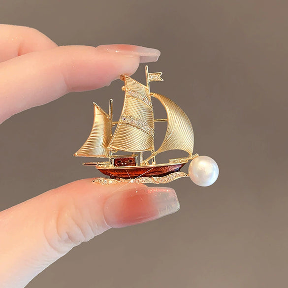 Alloy Sailboat Brooch Minimalist Style Electroplated Ladies Accessories