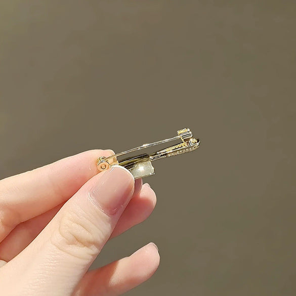 Alloy Shovel Shining Diamond Brooch For Women Electroplated Natural Style