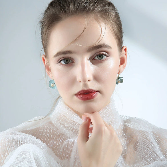 Alloy 925 Silver Geometry Artistic Fashionable Flower Pin Ear Stud Earrings For Women With Electroplating Design And Summer Appeal