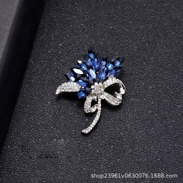 Alloy Snowflake And Flower Retro Women's Brooch Jewelry Accessories With Electroplating