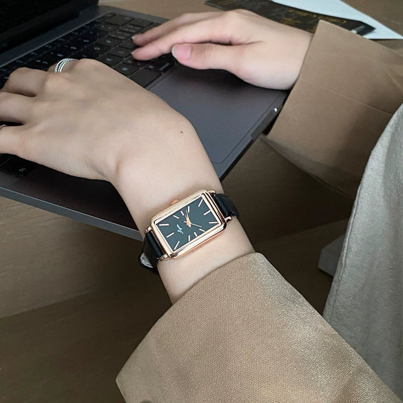 Alloy Square Retro Simple Quartz Watch For Female With Ordinary Glass Mirror And Leisure Style