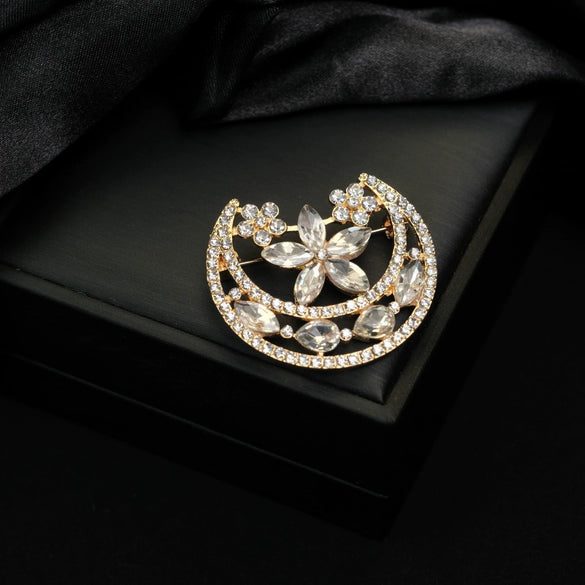 Alloy Star Shaped Diamond Encrusted Brooch Jewelry With Electroplating Processing
