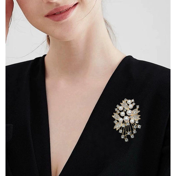 Alloy Starshaped Electroplated Women's Brooch Fashionable And Creative Pearl Design