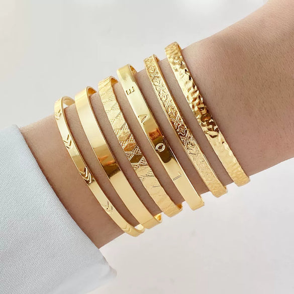 Alloy Vintage Exaggerated Personality Tapping Pattern Love Flower Pattern Horus Eye Opening Bracelet Electroplated
