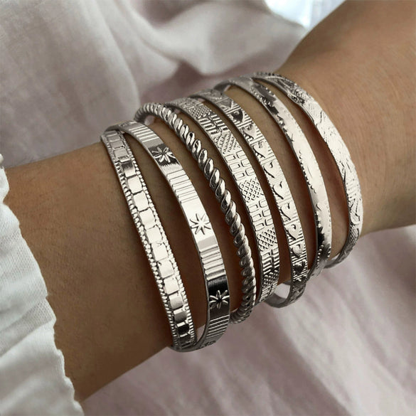 Alloy Vintage Exaggerated Personality Tapping Pattern Love Flower Pattern Horus Eye Opening Bracelet Electroplated