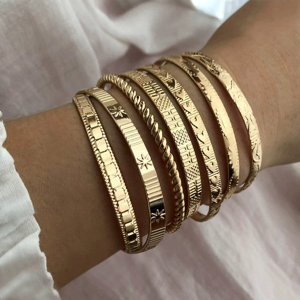 Alloy Vintage Exaggerated Personality Tapping Pattern Love Flower Pattern Horus Eye Opening Bracelet Electroplated