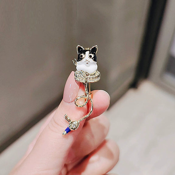 Alloy Women's Brooch With Flower Pattern And Electroplating Process Natural Style