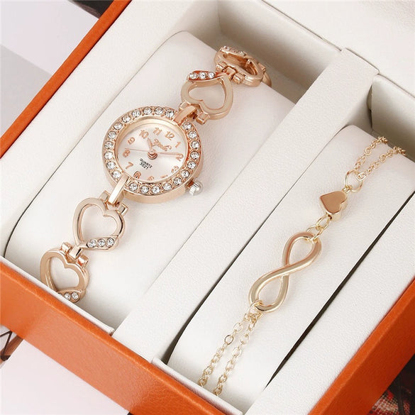 Alloy Women's Fashion Trend Bracelet Set And Diamond Quartz Watch With Round Dial