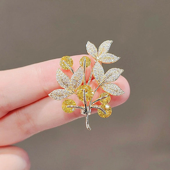 Alloy Women's Lucky Tree Brooch With Leaf Pattern And Electroplating Design