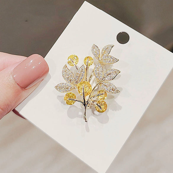 Alloy Women's Lucky Tree Brooch With Leaf Pattern And Electroplating Design