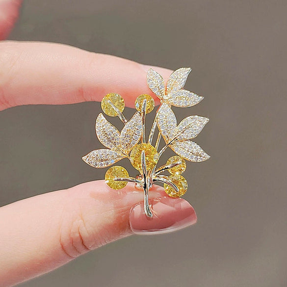 Alloy Women's Lucky Tree Brooch With Leaf Pattern And Electroplating Design