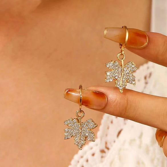 Alloy Zircon Maple Leaf Pendant Set Electroplated Women's Jewelry Necklace Earrings