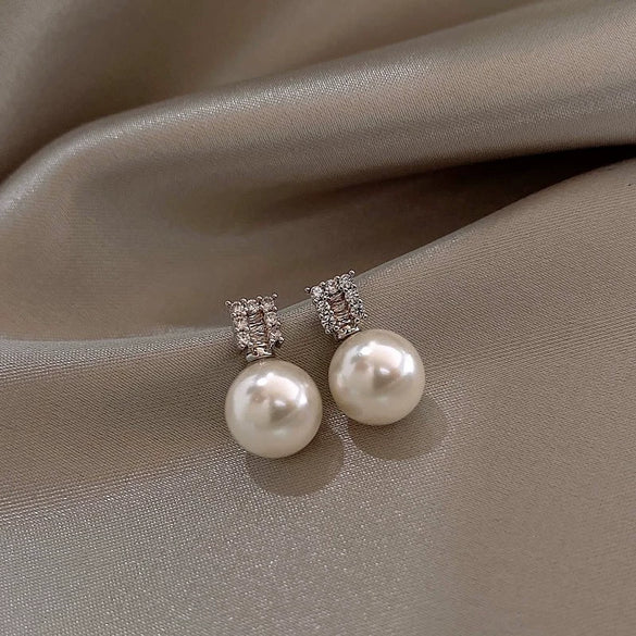 Alloy Zircon Pearl Geometric Earrings For Women Highend Minimalist Retro Style
