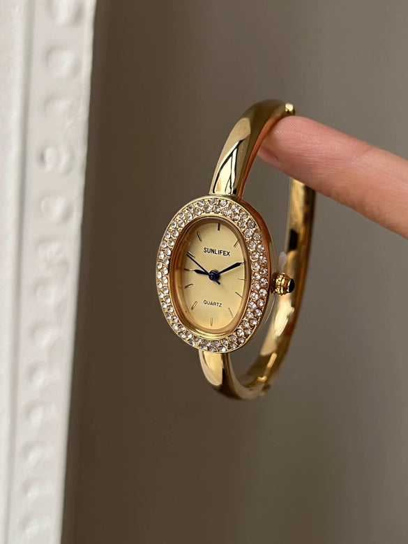 Antique Oval Mini Bathtub Golden Women's Quartz Wristwatch With Stainless Steel Buckle And Metal Case In Medieval Style